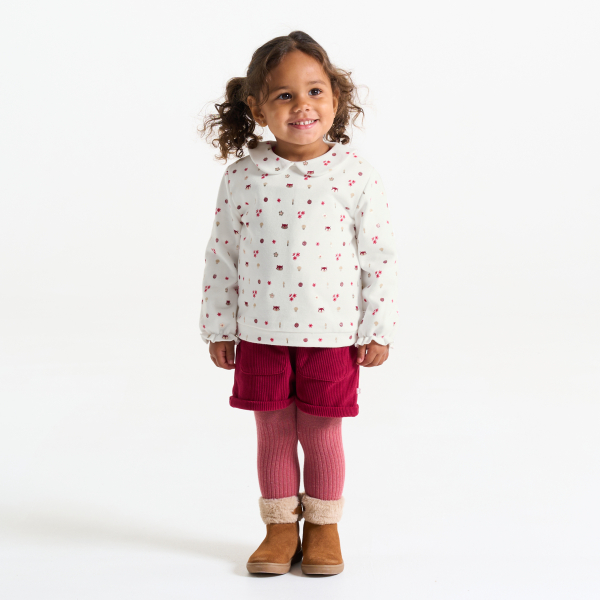 سترة من الصوف الناعم منمق برسوم باللون الأبيض مطرّز للفتيات الصغيرات